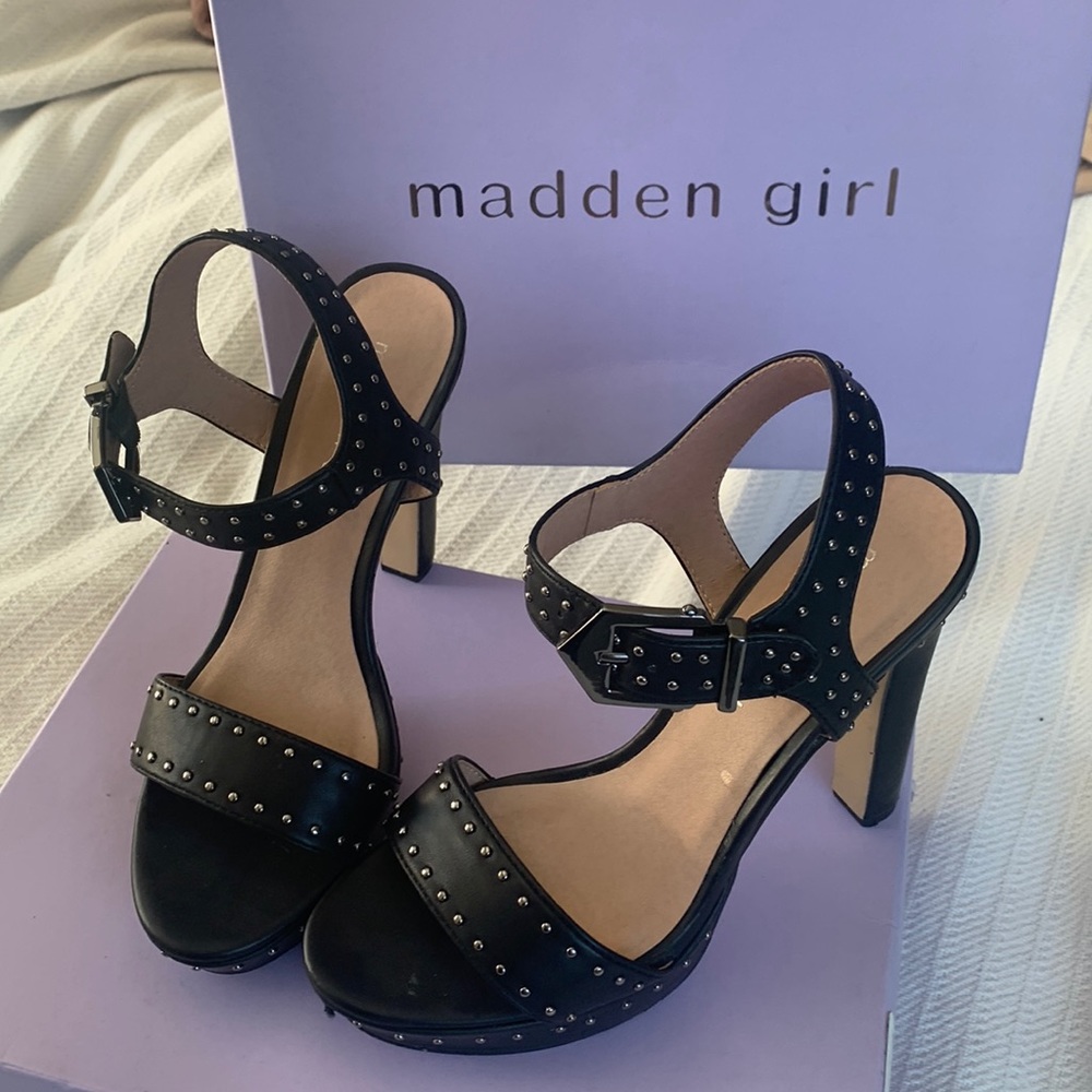 Madden Girl Rooma Black Pari heels